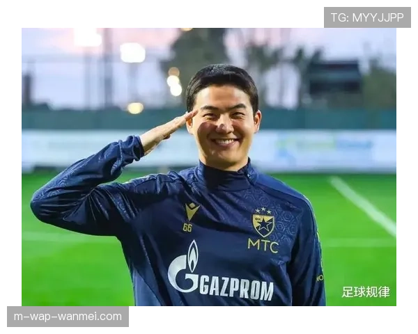 阿贾克斯日本国脚板仓滉表现稳定 但队友支持不足影响发挥